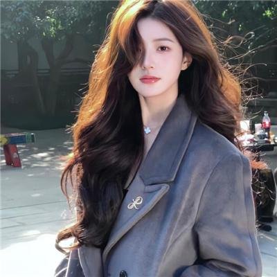 村主任和他的女友